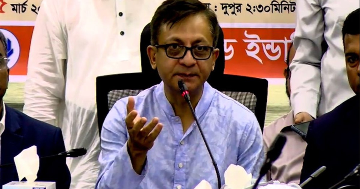 বাজার বাধাহীন ও স্বাভাবিকভাবে চলতে পারে, সেই পরিবেশ নিশ্চিত করাই সরকারের দায়িত্ব